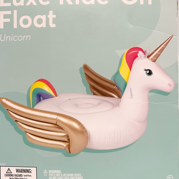 SunnyLife Luxe Ride-On Pool Float Unicorn - Picture 3 of 7